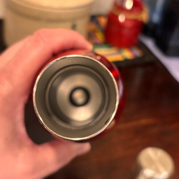 Red Tim Hortons 2017 stainless steel Hot/Cold Liquid Water bottle 500ml/16 oz - Picture 5 of 6